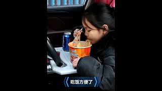 Cestovný stolík do auta, stolík na volant