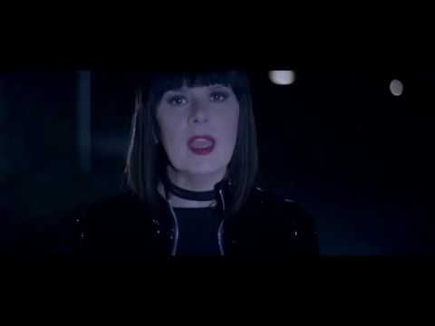 SILVIA MEZZANOTTE - Aspetta un attimo  (official video)