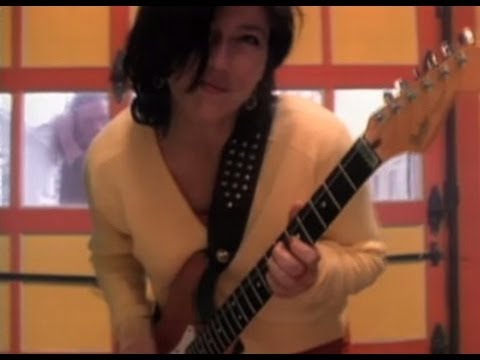 The Breeders - Shocker In Gloomtown