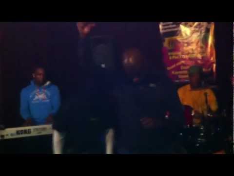 LIVE GT CONNECTION WITH DJOEKA LAWTJE @ VOICES AMSTERDAM 25 NOV DL 11 INTRO BOENG TRANGA WIRIE.MOV