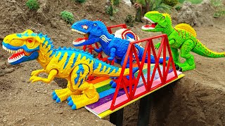 T-Rex dinosaur family unite to build a house | ToyTV animal for kids