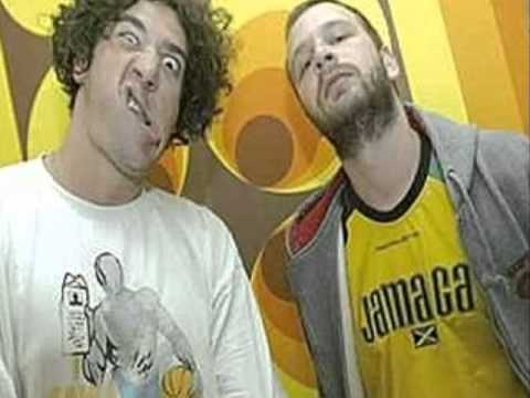 Ajs Nigrutin ft. Sky Wikluh-Slepi tuljan [2011]