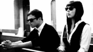 Sleigh Bells - Tell &#39;Em (Kingdom Remix)