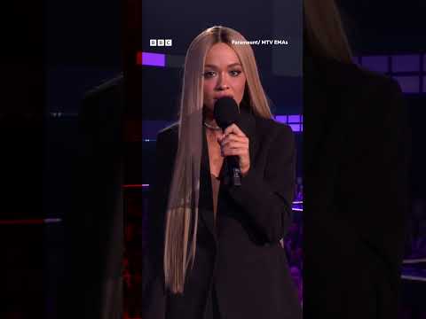 Video | Rita Ora's tearful tribute to Liam Payne. #LiamPayne #MTVAwards #BBCNews
