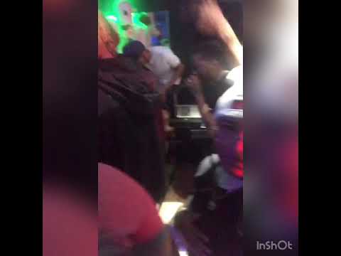 Químico ultra mega le da la oportunidad a Jayden el ANTIDEMA de rapear en su fiesta en vivo