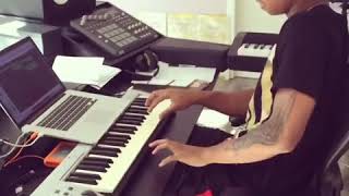 Talented Dude Makes A Beat From Scratch Then Jumps In The pool