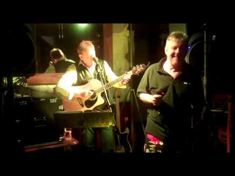 Phil Lewis & Ted Bartlett performing "Man who sold the World"