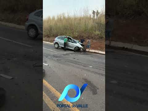 Acidente de trânsito na BR-153, no município de Nova Glória. Infelizmente, uma pessoa