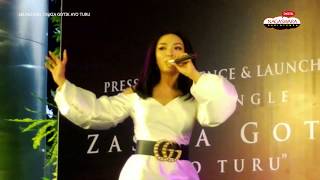 Download lagu Live Perform Zaskia Gotik - Tarik Selimut mp3 Download lagu Live Perform Zaskia Gotik - Tarik Selimut mp3