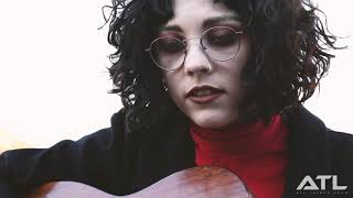 Pale Waves - There&#39;s A Honey [Acoustic Session]