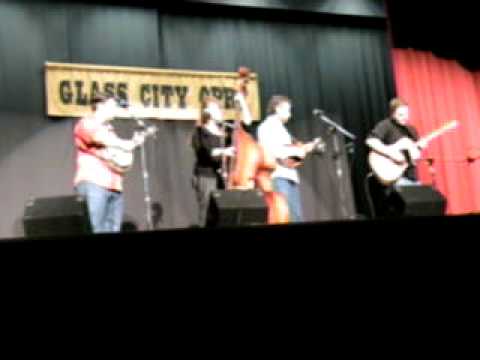 Honi Deaton and Dream at the Glass City Opry - Am I Loosing You