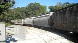 preview picture of video 'CSX Northbound passing the Feldspar Plant @ Spruce Pine, NC 9-18-10'