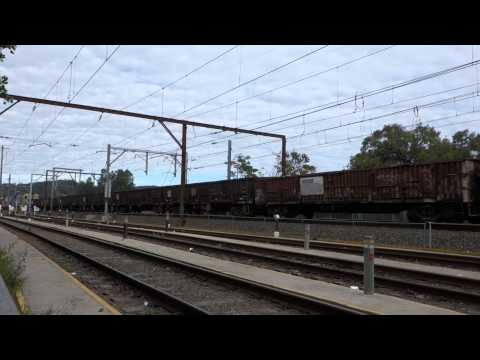 Quin on 2NP3 with Southern Spirit NR84 leading - 19/5/14