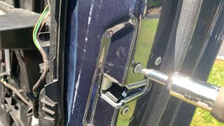 2008 Jeep Liberty KK Door Panel Removal & Lock Actuator Replacement