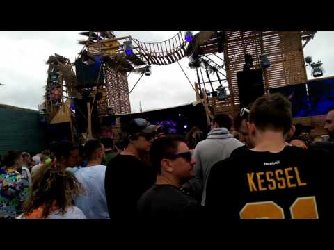 Airbase @ Luminosity Beach Festival - Airbase - Oil & Airbase feat. Floria Ambra - Denial