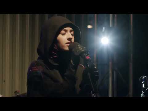AmenA Alsameai - Famous Blue Raincoat (Leonard Cohen cover - live) | MAX Sessions