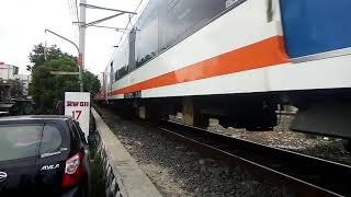 Download lagu ANEH!!Klakson Kereta kok kaya mobil Hunting KRL di JPL Bojong Indah - Rawa buaya mp3