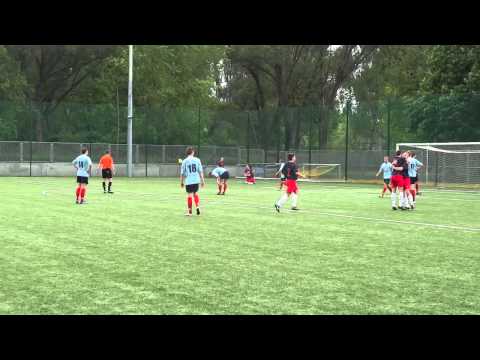 "Sztuka spadania". Skrót derbów Warszawy: Sarmata - Świt 1:1