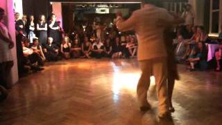 Sebastian Achaval y Roxana Suarez 2/4