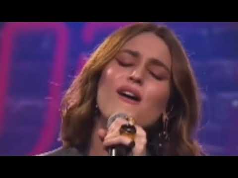 Sanremo2021, Gaia Gozzi fa preoccupare i fan: a letto con flebo, cosa è successo