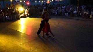 CESAR AGAZZI y VIRGINIA UVA à la Milonga du P'tit Bal Perdu. "Cafe Dominguez"