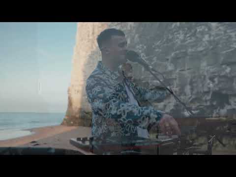 ROSS QUINN - LIVE ON THE BAY