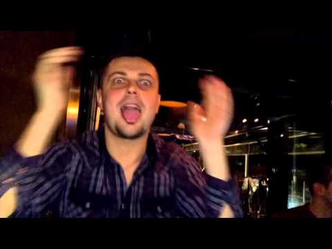 Devojka sa cardas nogama Nemanja Radosevic