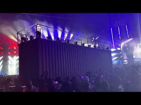 Arcangel y Bad Bunny cantando “P FKN R” EN VIVO ⚙️🇵🇷⚙️