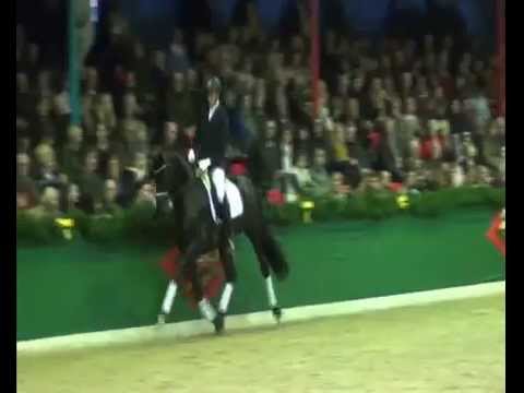 CADEAU NOIR v. Christ x De Niro - Calypso II