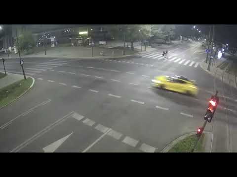 Malinetti - przejazd w Krakowie, przy moście Dębnickim (2,3 promila alkoholu we krwi kierowcy)