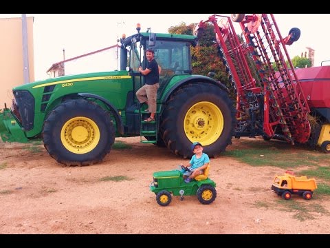 Video for children. TRACTOR John Deere tractors with tipper trailer machines for kids children