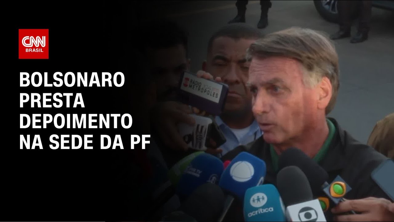 Bolsonaro deixa sede da PF após prestar depoimento | CNN 360º