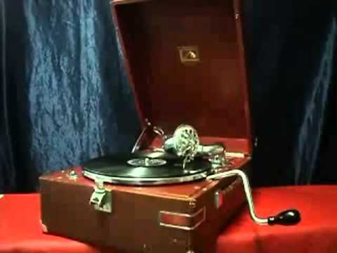 My Hmv 102 red gramophone plays Jersey Bounce - Jan Savitt