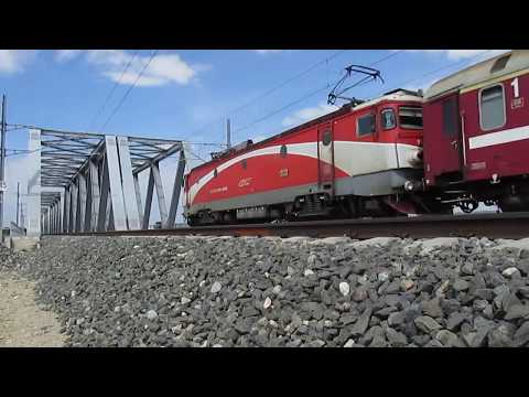 Alba Iulia, pod peste raul Mures: tren R-2039 Deva - Cluj Napoca