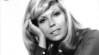 NANCY SINATRA    THE LITTLE BIRD    LONDRES  REINO UNIDO