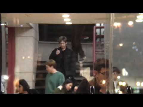 181111 SBS Inkigayo - Xiumin and Kai leaving