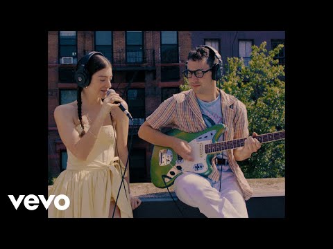 Lorde - Solar Power (Rooftop Performance)