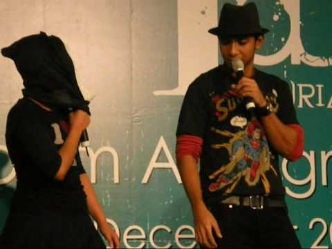 Taufik Batisah dancing to a Michael Jackson song!