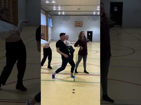 CUBAN SALSA FOOTWORK (SOLO)