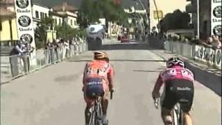 preview picture of video 'Giro d'Italia 2007; Tappa 6 Tívoli - Spoleto 181Km 18-May; Luis Felipe Laverde'