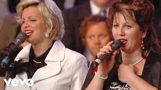 The Isaacs - I Believe in a Hill Called Mount Calvary [Live]