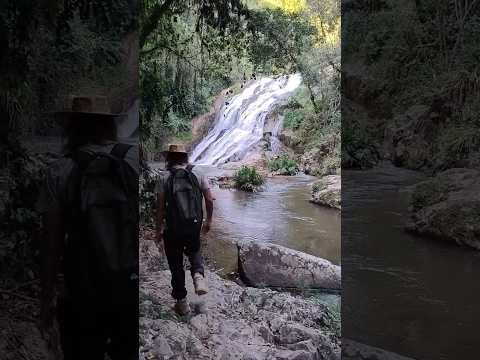Cachueira da ressurreição em Águas Mornas, Santa Catarina, Br.