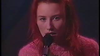 Tori Amos: Butterfly (The Tonight Show, 1995)