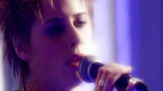 Alex Parks and Carolynne Good and James Fox - NYAKG(bbc3)