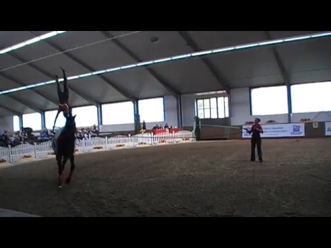 Norddeutsche Meisterschaften voltigieren 2010 Nicol Kranich und Sabrina Klaumünzner