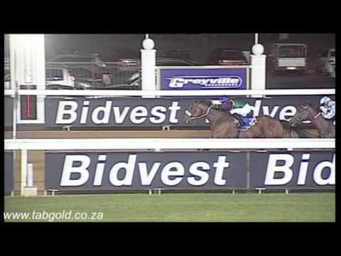 Greyville 14112014 Race 5 won by PETITE MASTER