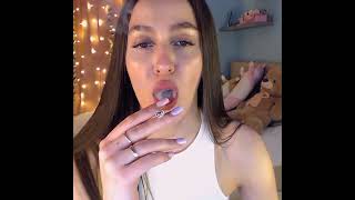 Download lagu English Girl Smoking Heavy 🏴󠁧󠁢󠁥󠁮󠁧󠁿 mp3