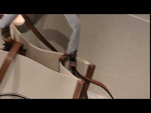 BURBERRY sss（💯原单货）😈巴宝莉专柜经典邮差包🇬🇧实用耐久的 Canvas 格纹水桶包 💃🏻采用黄麻与棉混纺材质✌防水麻料 顶部皮革提柄 😂四季必备 林心如等