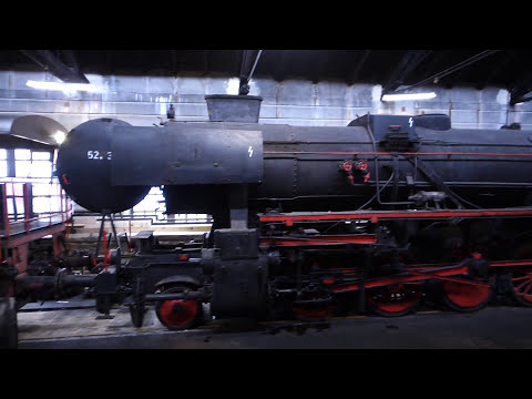 Südbahn-Heizhaus in Lienz alte Dampflok Lienz im Heizhaus - Osttirol