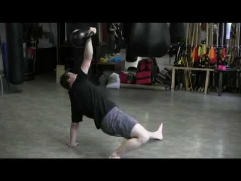 Kettlebell TGU s polovinou vlastní váhy